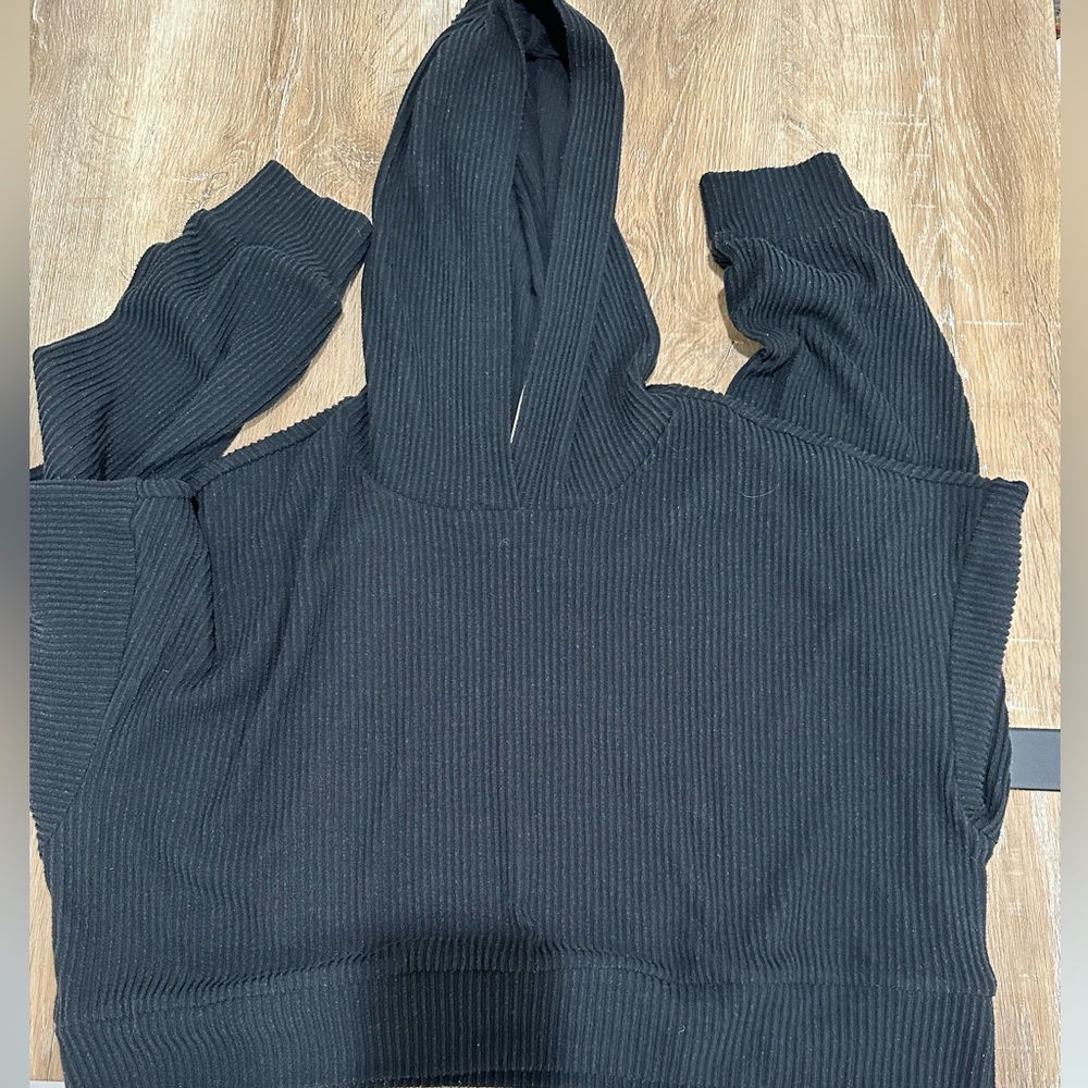 Alo women’s size medium black hoodie